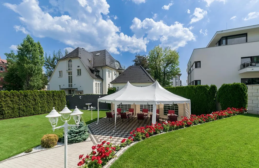 Hotel Villa am Waldschlösschen-1